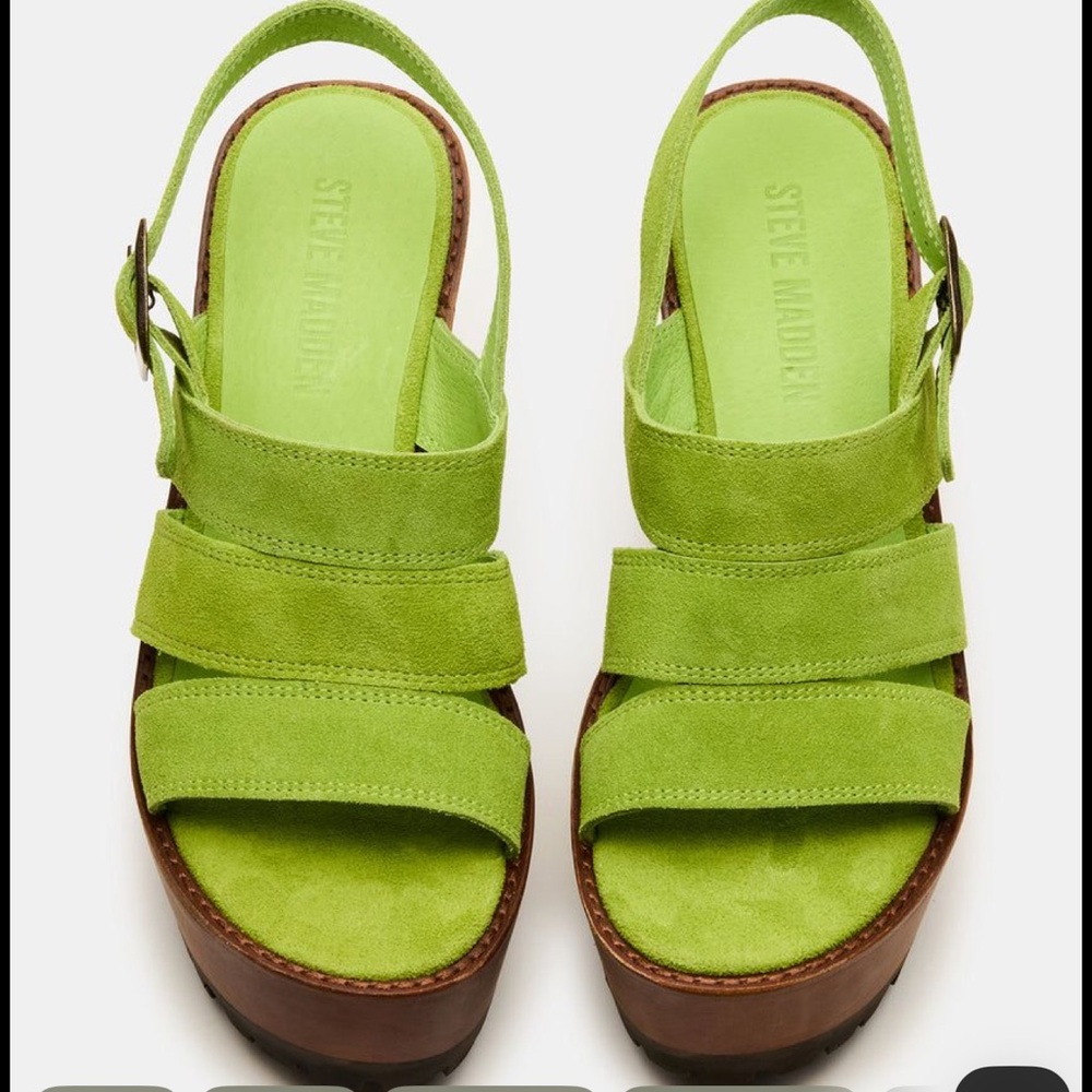 STEVE MADDEN GREEN SUEDE PLATFORM WEDGE